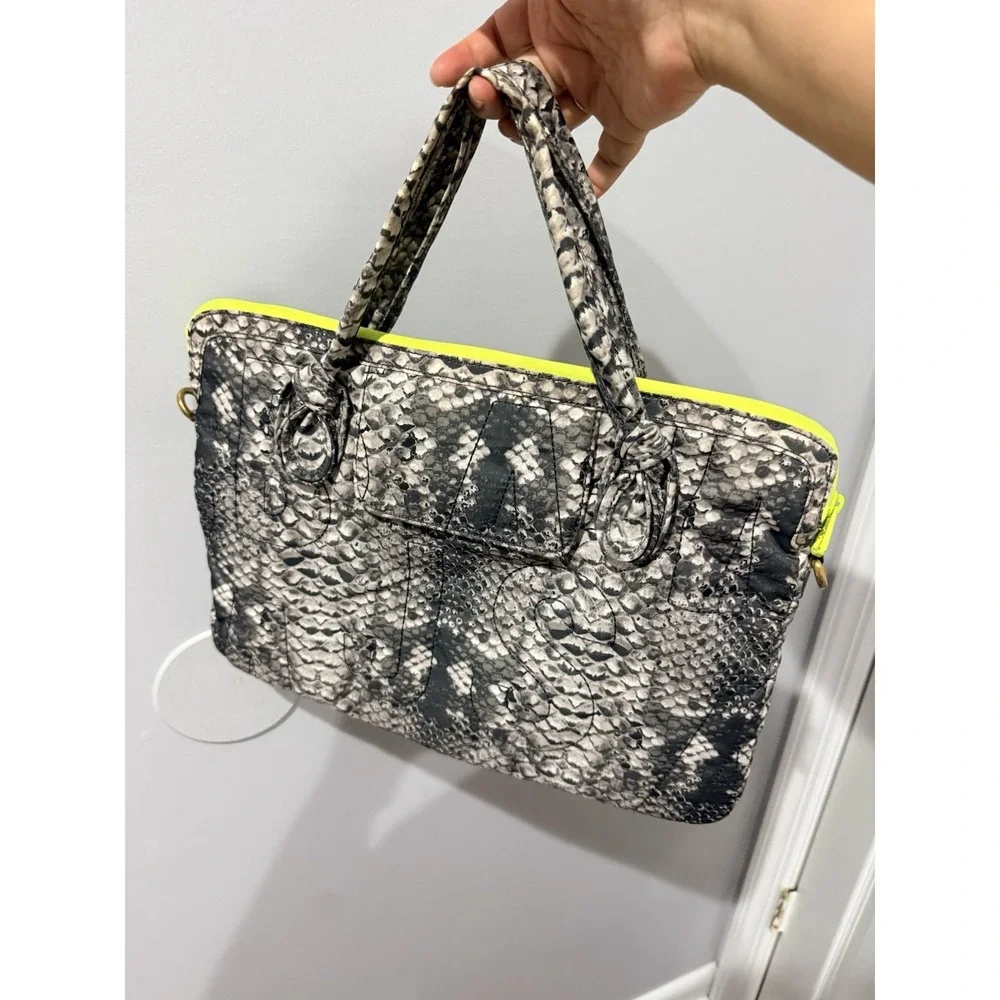 Marc Jacobs Bag‎ Laptop Sleeve Pretty Nylon Fluoro Green Neon Snake Print 16x11